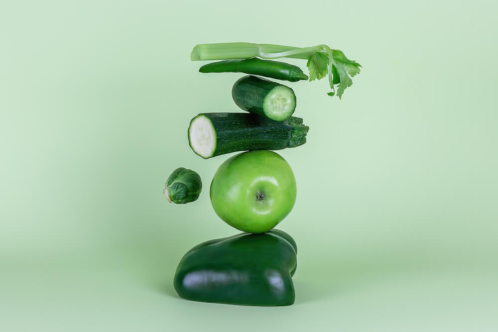 Alimentation saine et équilibrée Une alimentation saine aide à se protéger contre toutes les formes de malnutrition, ainsi que contre les maladies non transmissibles parmi lesquelles le diabète, les cardiopathies, les accidents vasculaires cérébraux et le cancer.